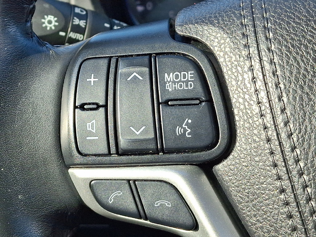 Certified 2019 Toyota Highlander SE AWD/4WD image 22