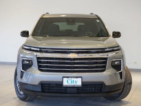 New 2026 Chevrolet Traverse LT w/ Driver Confidence Package FWD image 5