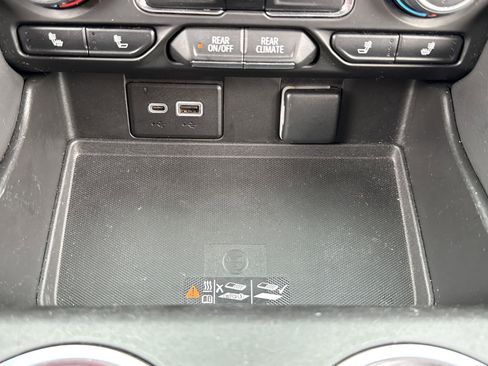 Used 2022 Chevrolet Suburban RST w/ Luxury Package image 11