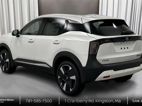 New 2025 Nissan Kicks SR w/ Illumination Package image 7