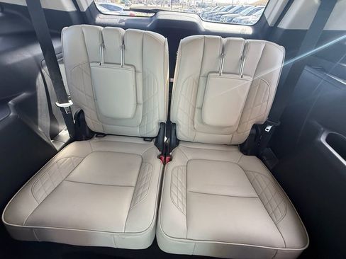 Used 2016 Ford Explorer Platinum image 20