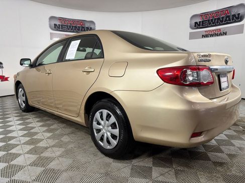 Used 2011 Toyota Corolla LE image 5