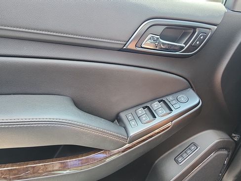 Used 2019 Chevrolet Tahoe LT RWD image 15
