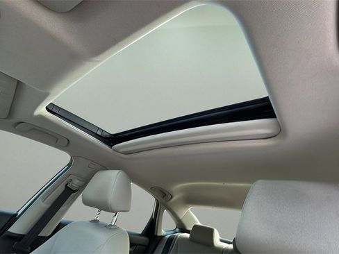 Used 2022 Honda Civic EX image 17