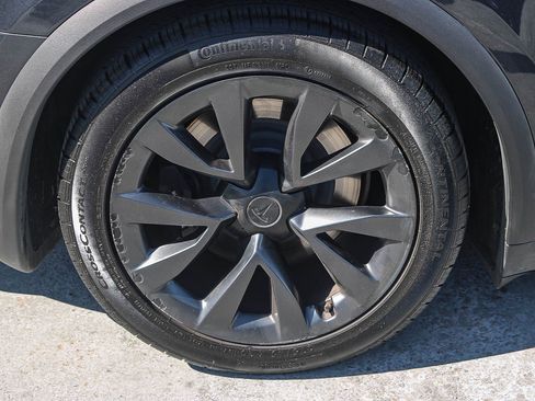 Used 2024 Tesla Model X image 12