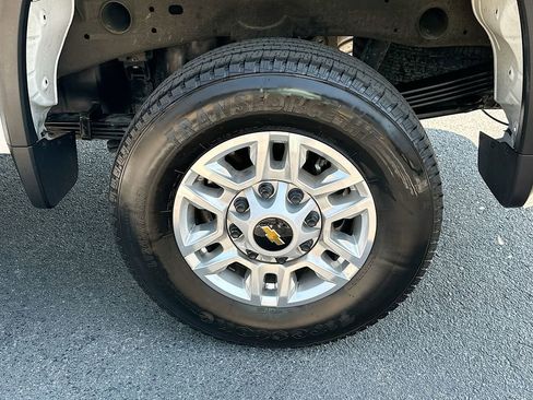 Used 2025 Chevrolet Silverado 2500 LT w/ Convenience Package image 24
