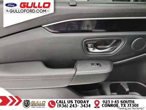 Used 2025 Honda Pilot Touring image 16