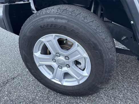 Used 2022 Jeep Wrangler Sport S image 11