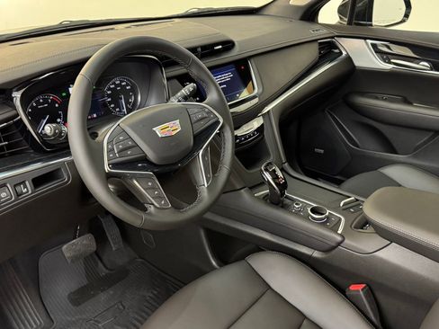 New 2025 Cadillac XT5 Premium Luxury image 4