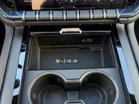 New 2026 GMC Yukon XL AT4 Ultimate AWD/4WD image 14