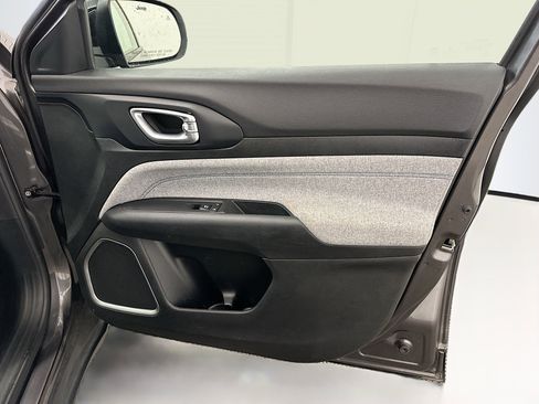 Used 2022 Jeep Compass Latitude w/ Convenience Group image 33