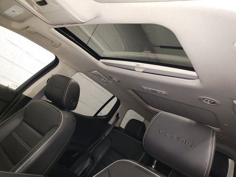 Used 2023 GMC Acadia Denali image 26