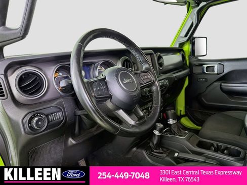 Used 2021 Jeep Wrangler Unlimited Sport AWD/4WD image 11
