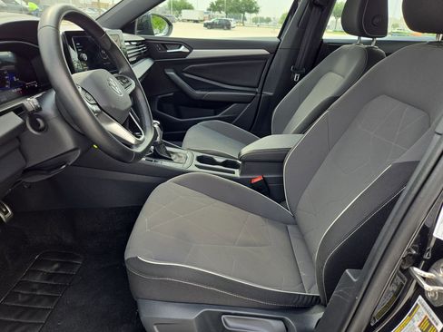 Used 2025 Volkswagen Jetta Sport FWD image 15