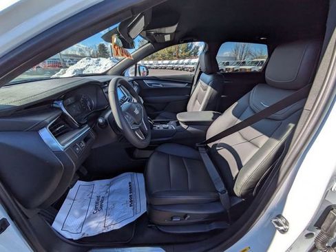 New 2025 Cadillac XT5 Luxury image 24