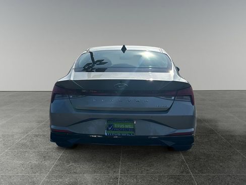 Used 2021 Hyundai Elantra Limited FWD image 7