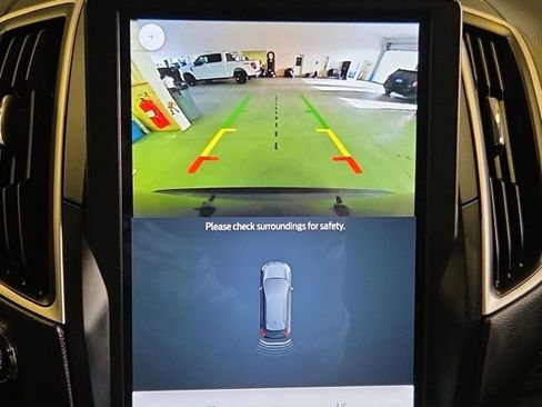 Used 2024 Ford Edge SEL image 17