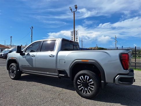 Used 2024 GMC Sierra 2500 Denali Ultimate image 7