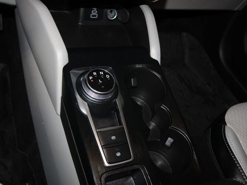 Used 2025 Ford Escape SE image 17