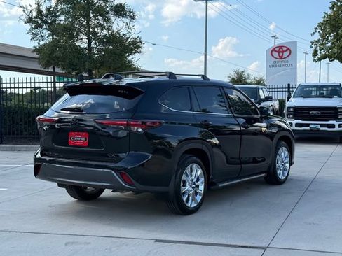 Used 2025 Toyota Highlander Limited AWD/4WD image 5