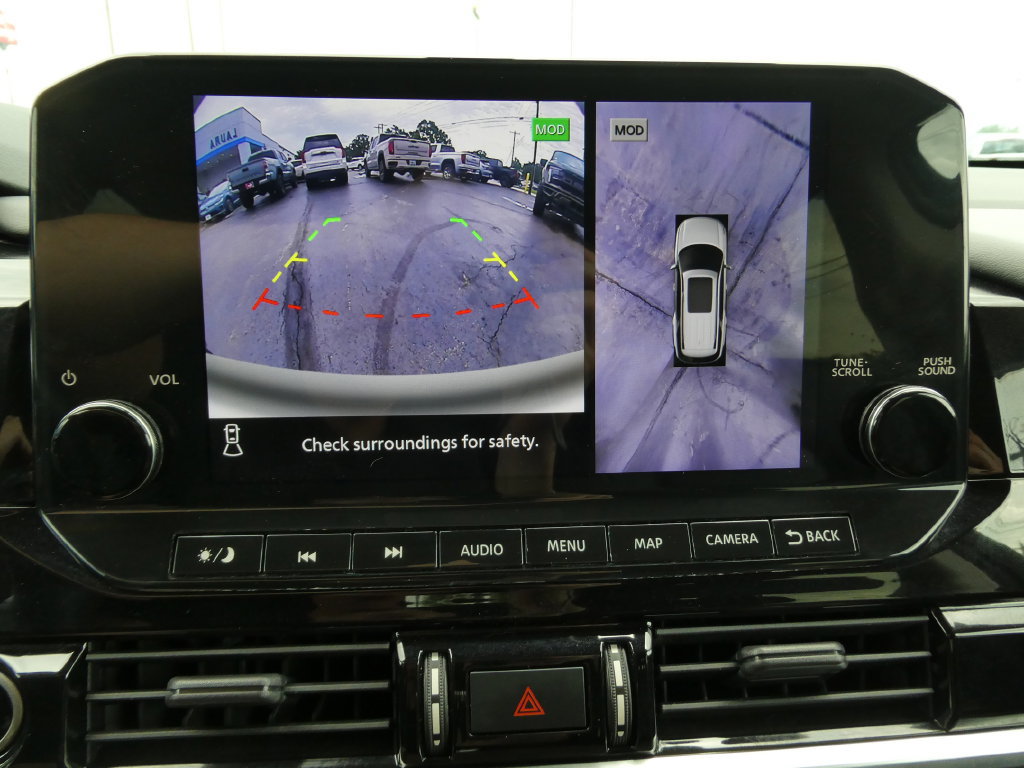Used 2023 Nissan Pathfinder SL AWD/4WD image 34