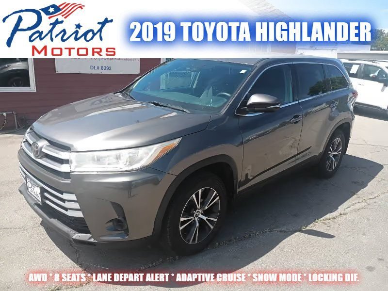 Used 2019 Toyota Highlander LE AWD/4WD image 1