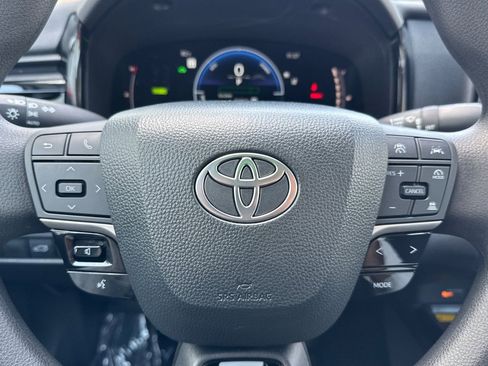 Certified 2025 Toyota Camry LE image 27