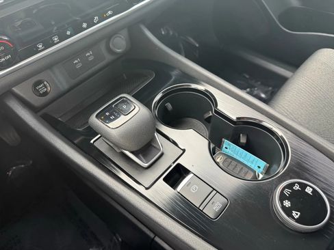 Used 2024 Nissan Rogue SV image 20