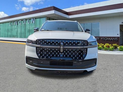 New 2025 Lincoln Navigator Black Label AWD/4WD image 9