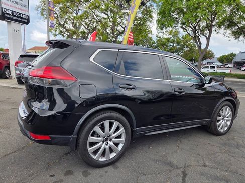 Used 2018 Nissan Rogue S FWD image 17
