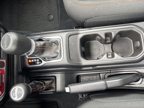 Used 2023 Jeep Gladiator Mojave w/ Cold Weather Group image 21