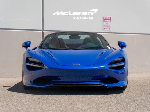 Used 2024 McLaren 750S Spider RWD image 10