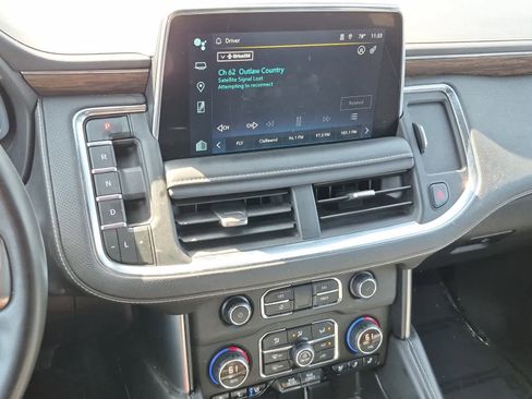 Used 2023 Chevrolet Suburban Premier AWD/4WD image 16