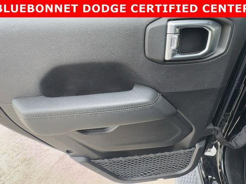 Used 2021 Jeep Wrangler Unlimited Sahara image 16