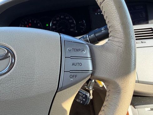 Used 2006 Toyota Avalon XLS FWD image 12