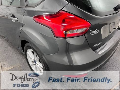 Used 2017 Ford Focus SE image 12