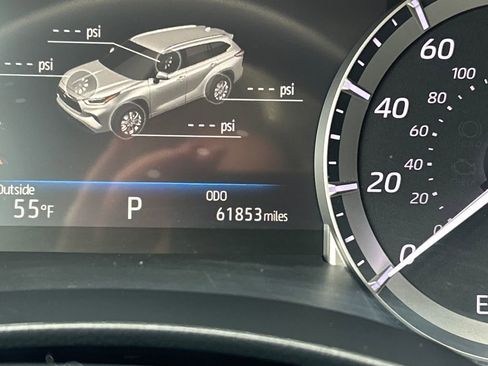 Used 2022 Toyota Highlander XLE image 10