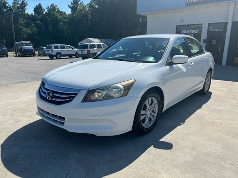 Used 2011 Honda Accord SE image 2