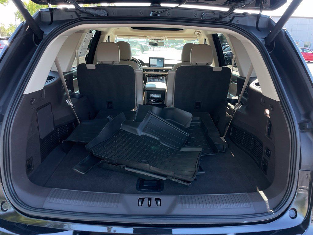 Used 2021 Lincoln Aviator Reserve w/ Elements Package Plus AWD/4WD image 42