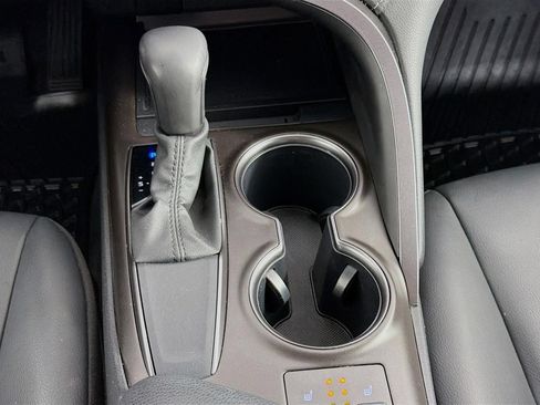 Used 2024 Toyota Camry SE FWD image 18
