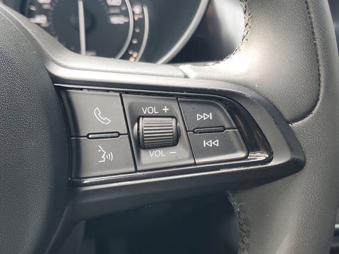 Used 2020 Alfa Romeo Giulia image 21