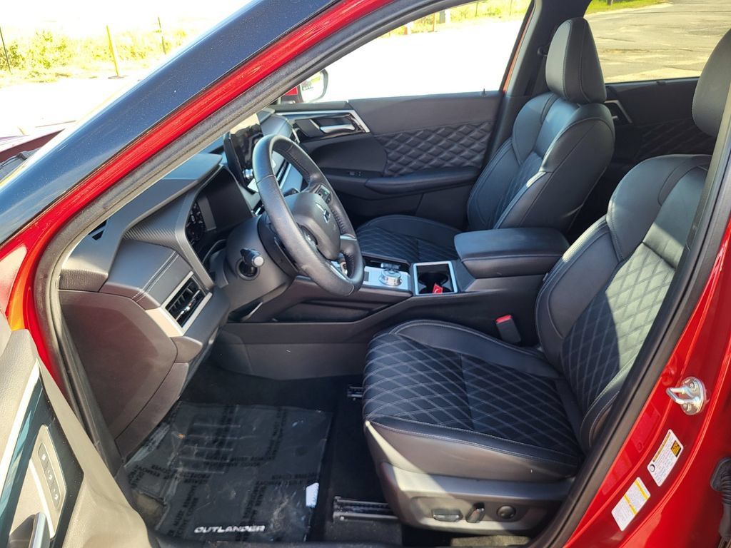 Used 2024 Mitsubishi Outlander SEL FWD image 11