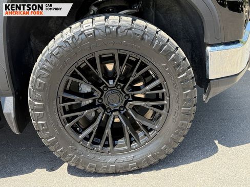 Used 2024 GMC Sierra 1500 SLT image 12