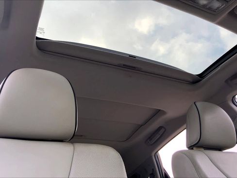 Used 2015 Toyota Venza XLE image 13