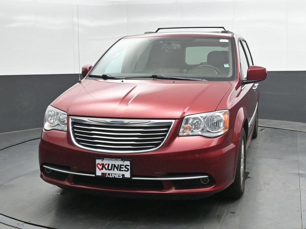 Used 2016 Chrysler Town & Country Touring w/ Driver Convenience Group FWD image 44