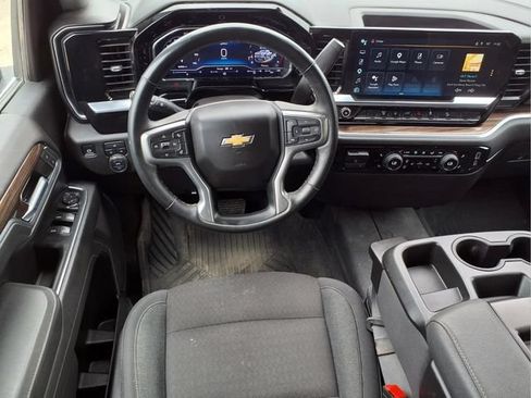 Used 2025 Chevrolet Silverado 2500 LT AWD/4WD image 33