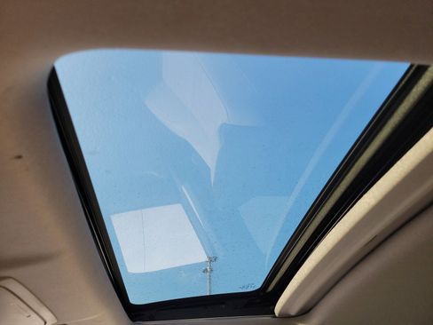 Used 2018 Honda CR-V Touring image 27