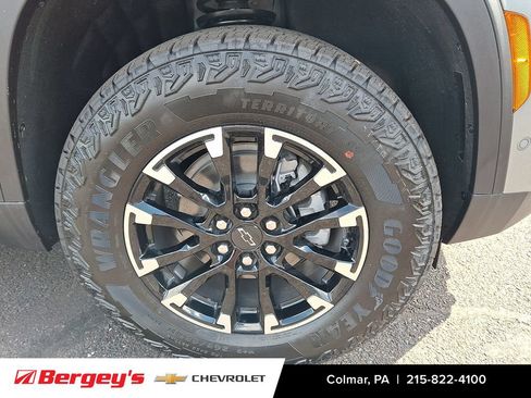 New 2026 Chevrolet Traverse Z71 w/ Enhanced Driving Package AWD/4WD image 5