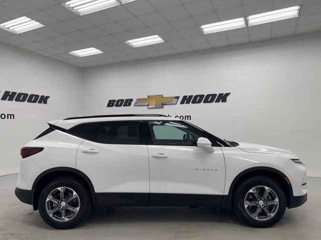 Used 2024 Chevrolet Blazer LT w/ Convenience Package FWD image 4
