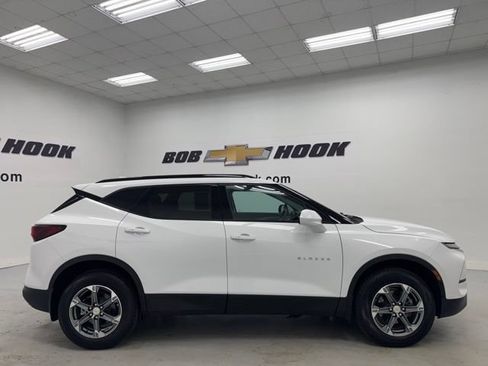 Used 2024 Chevrolet Blazer LT w/ Convenience Package FWD image 4